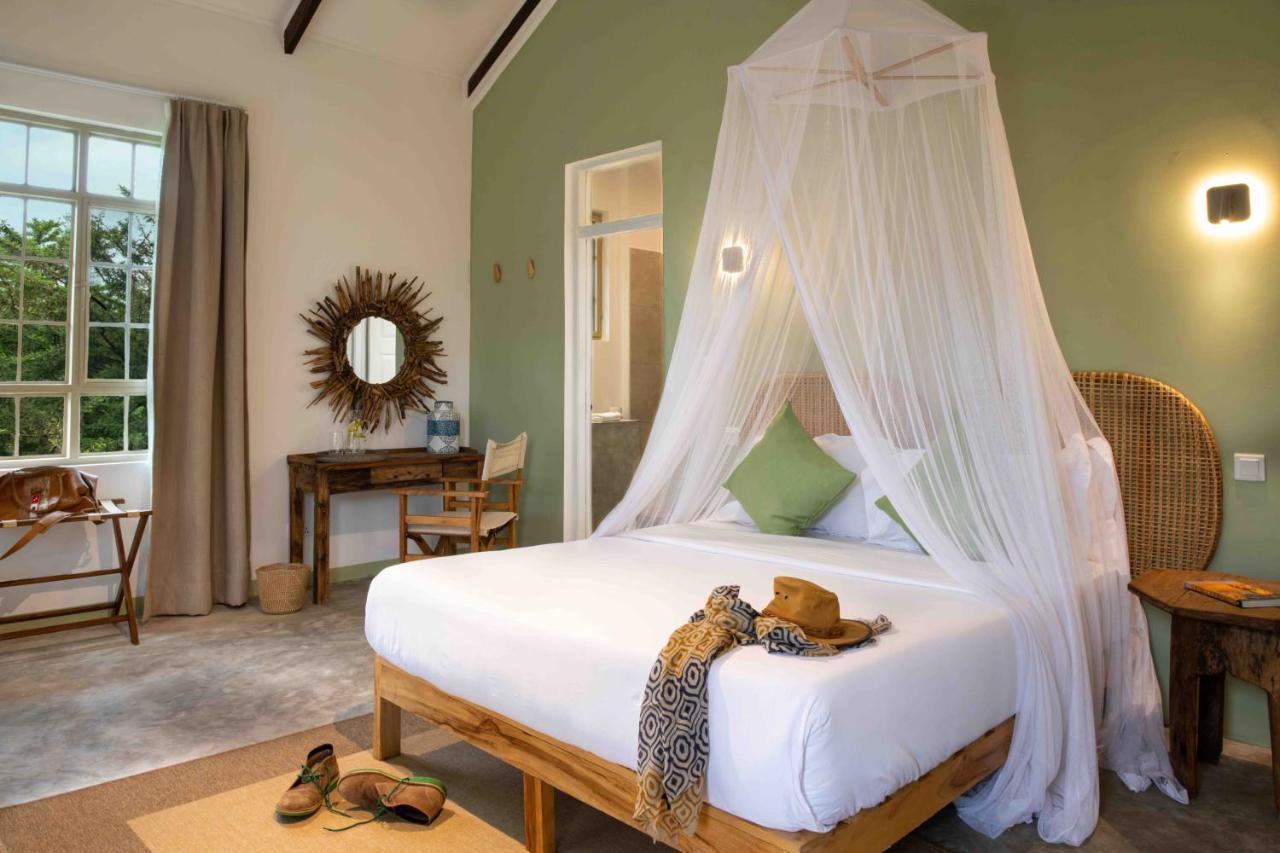 The Safari House Hotell Usa River Exteriör bild