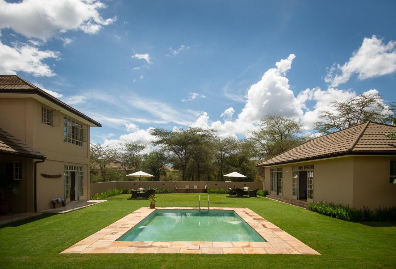 The Safari House Hotell Usa River Exteriör bild
