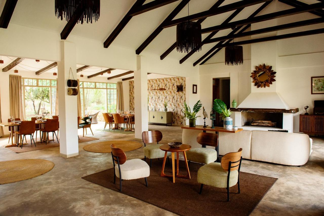 The Safari House Hotell Usa River Exteriör bild