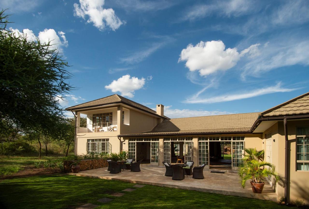 The Safari House Hotell Usa River Exteriör bild